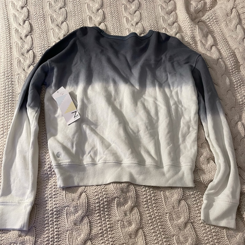 Z by zella crew neck sweater size small